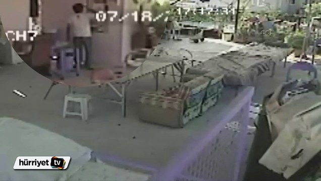Hırsız, iş öncesi ve sonrası saçını tarar!