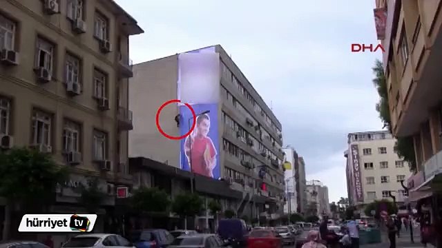 Hayatı ipe bağlı