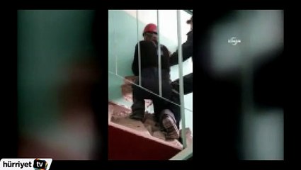 Rusya’da havalandırmaya düşen şahıs böyle kurtarıldı