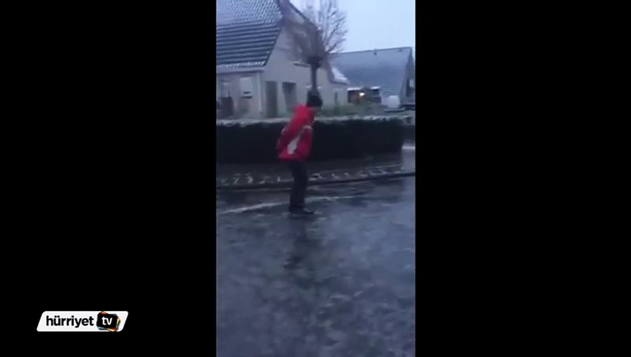 Sokakta buz pateni keyfi