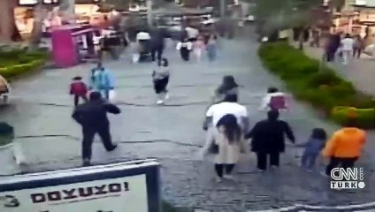 AVM hırsızları yakayı ele verdi