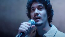 Guéri de sa dépression, l'acteur Thomas Goldberg enregistre un clip avec 400 fans