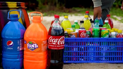 Скачать видео: Experiment_ Mini Mentos VS Big Coca-Cola, Pepsi, Fanta, Chupa Chups and Popular Sodas in Underground