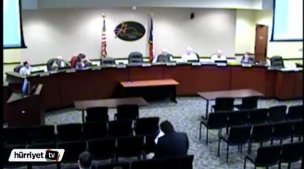 Tuvalete giden konsey üyesi mikrofonu açık unutursa…