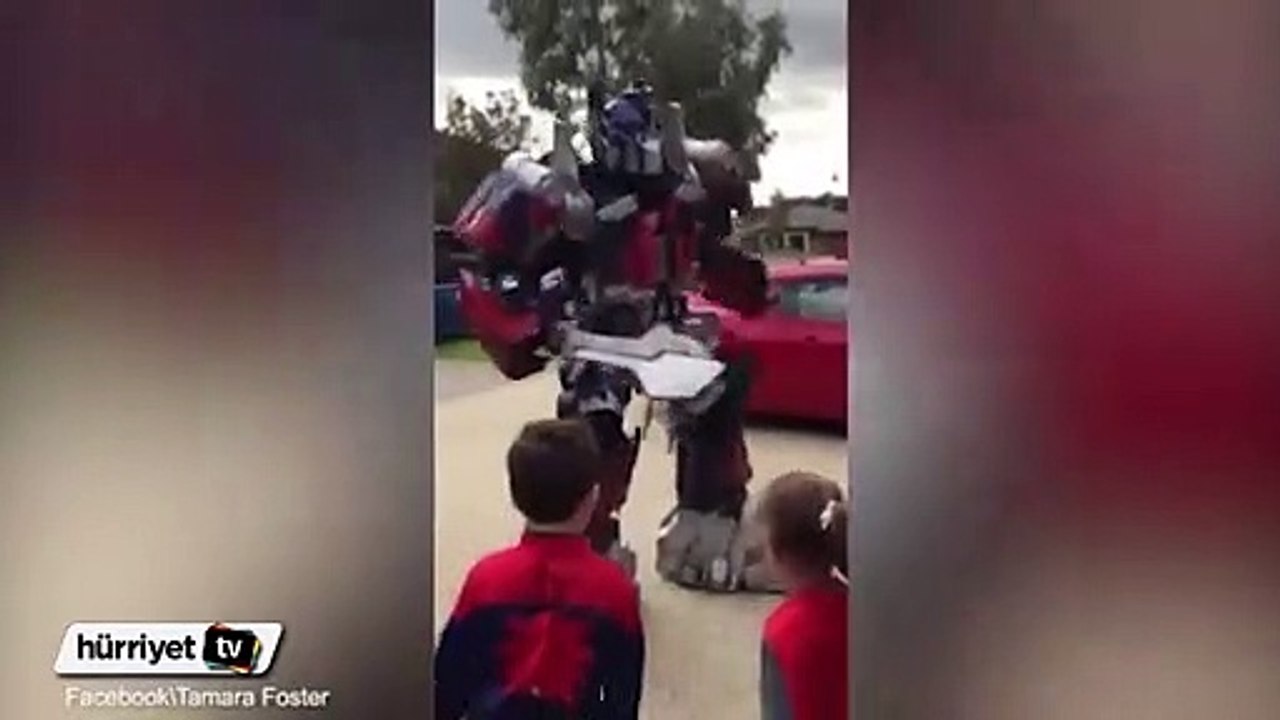İron Man ve Optimus prime doğum günü partisinde