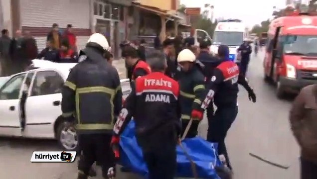 Önce yayaya sonra kamyonete çarpan sürücü öldü