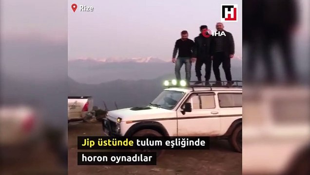 Jip üstünde tulum eşliğinde horon oynadılar