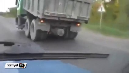 Ön tekerleği olmadan giden kamyon şaşırttı
