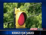 KIRMIZI IŞIK ŞAKASI