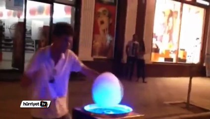 Pamuk şeker yapımında çığır açan adam