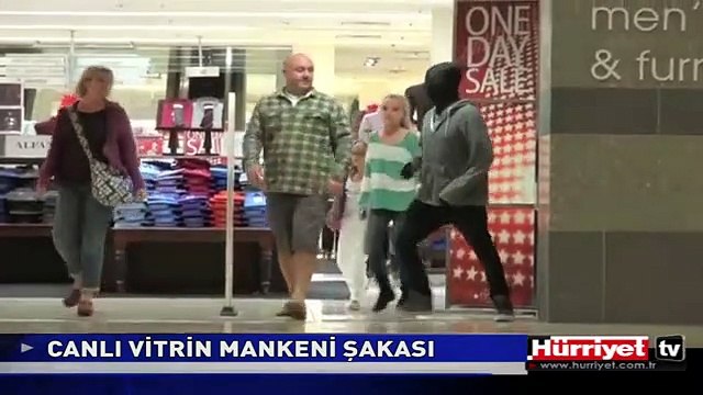 CANLI VİTRİN MANKENİ ŞAKASI