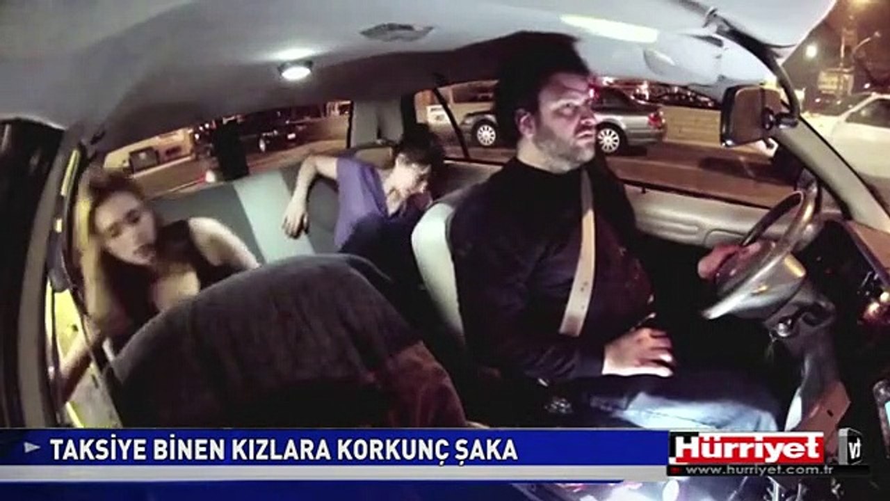TAKSİYE BİNEN KIZLARA KORKUNÇ KURT ADAM ŞAKASI