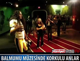 İŞTE BALMUMU MÜZESİNDEKİ O ŞAKA