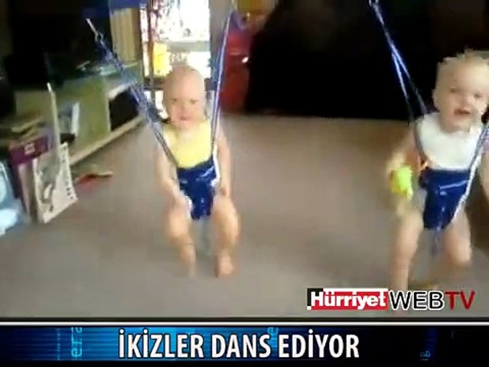 İKİZLER ZIP ZIP OYNADILAR