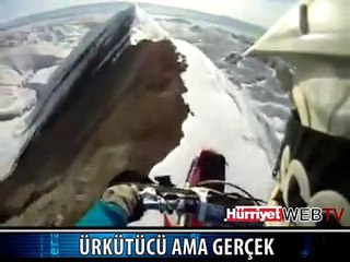 UÇURUMUN KIYISINDA MOTORA BİNDİ