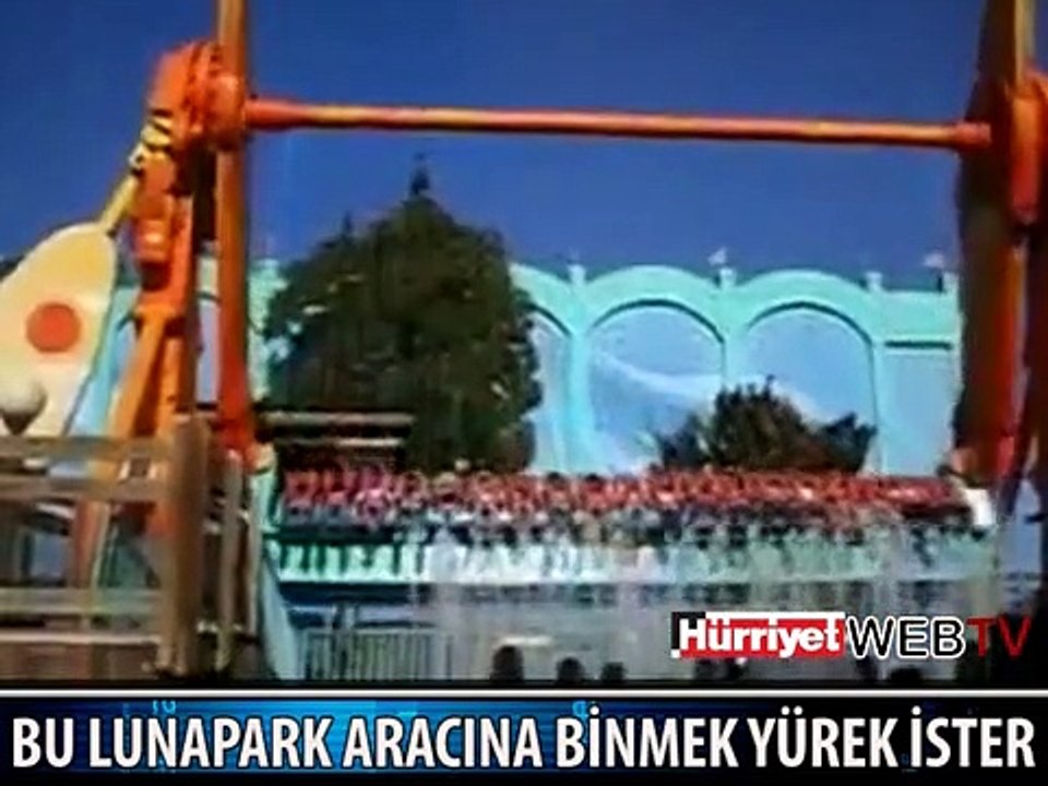 LUNAPARKTA DÖNE DÖNE ISLANDILAR
