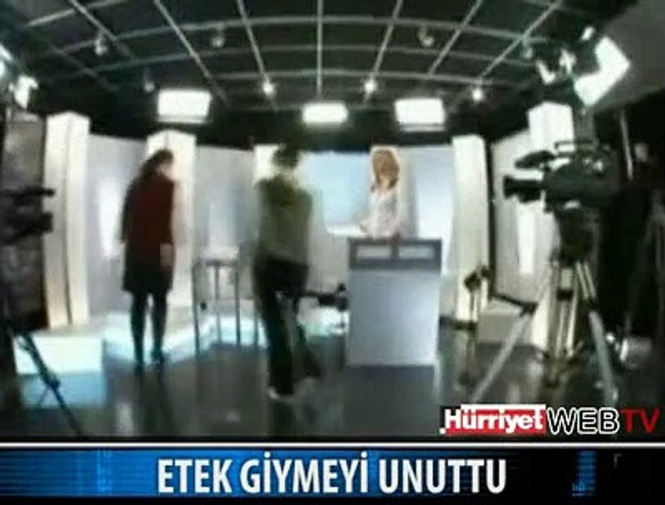 ETEK GİYMEYİ UNUTAN SPİKER