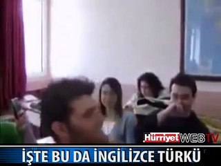 İNGİLİZCE TÜRKÜ SÖYLEYEN ÖĞRENCİLER