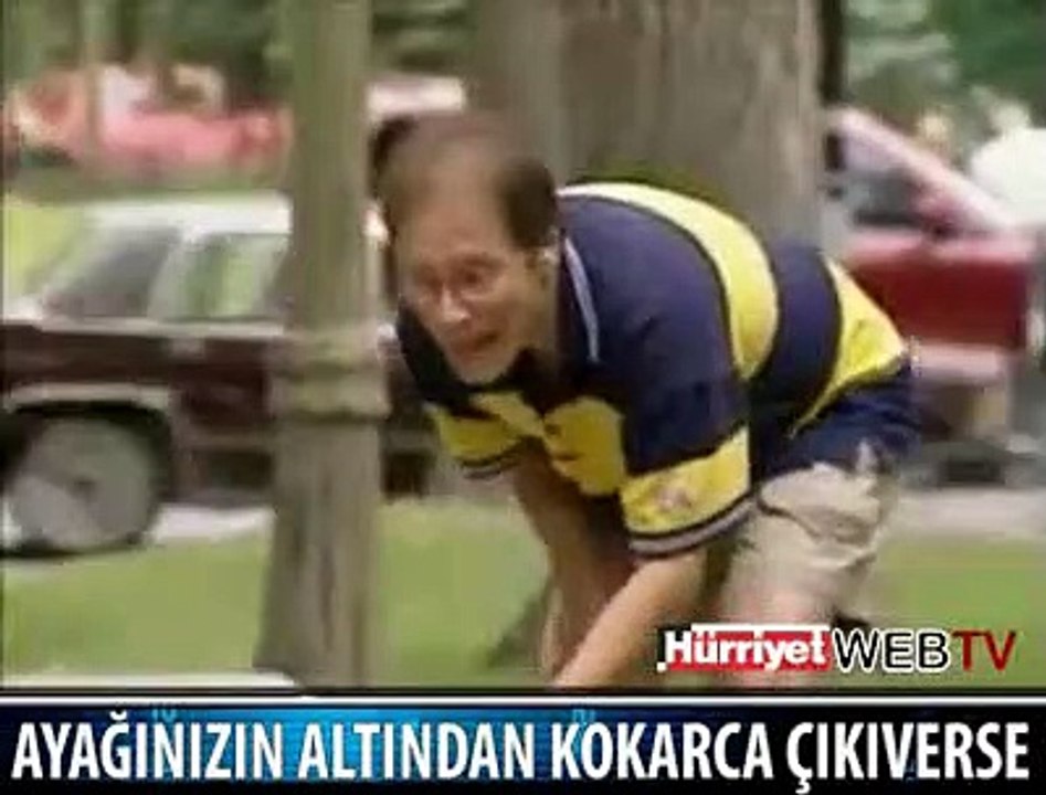 BANKTA OTURAN ADAMA YAPTILAR