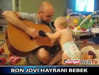 BEBEĞİN GİTAR SEVGİSİ