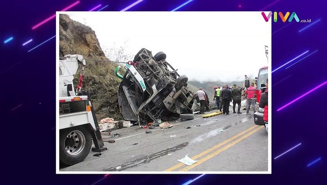 Ngeri! Bus Terguling dan Ringsek Tewaskan Puluhan Orang