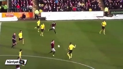 İskoçya'daki bu faulün cezası sarı kart oldu