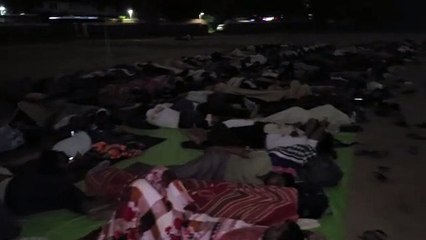 घर से दूर 15 दिन से सडक़ और मंदिर में रात गुजार रहे राजस्थान के बेरोजगार युवा