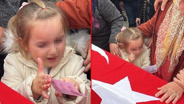 Tabutun başından ayrılmadı! Babasını madendeki patlamada kaybeden küçük kızın hareketi yürekleri dağladı