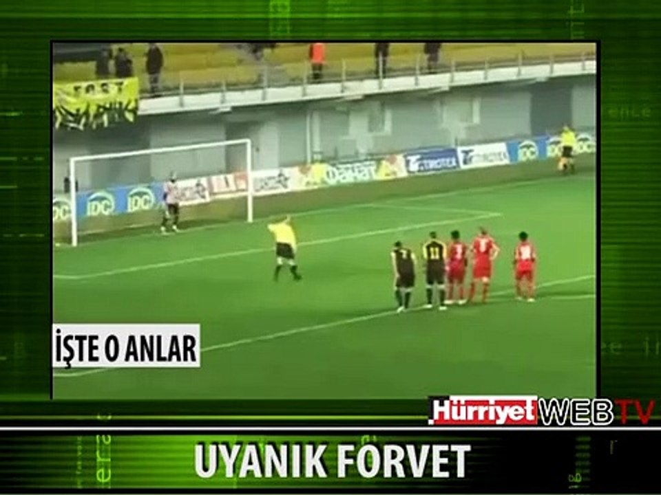 İŞTE UYANIK FORVETİN YAPTIĞI !