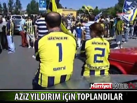 YÜZLERCE KİŞİ AZİZ YILDIRIM İÇİN TOPLANDI