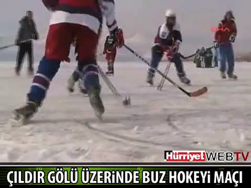 ÇILDIR GÖLÜ ÜZERİNDE MAÇ YAPTILAR