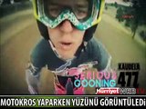 MOTOKROS YAPARKEN YÜZÜNÜ ÇEKTİ