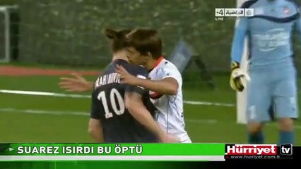 RAKİP OYUNCU İBRAHİMOVİÇ'İ SAHANIN ORTASINDA BÖYLE ÖPTÜ