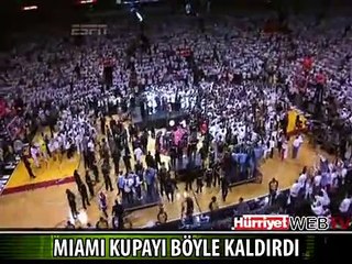 ŞAMPİYONLUĞU ÇILGINCA KUTLADILAR