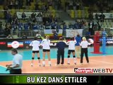 VAKFBANKLI KIZLAR MAÇ ÖNCESİ BÖYLE DANS ETTİ