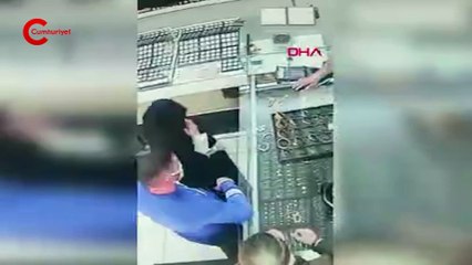 Maskeli ve çarşaflı şüpheliler, kuyumcudan bilezik çaldı