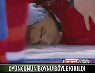 BUZ HOKEYİNDE BOYNU KIRILDI