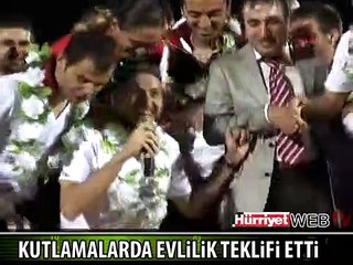 ELAZIĞSPORLU FUTBOLCUDAN SÜRPRİZ EVLİLİK TEKLİFİ