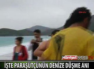 PARAŞÜTÇÜ DENİZE BÖYLE DÜŞTÜ