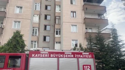 Evde çıkan yangında bir kişi dumandan etkilendi