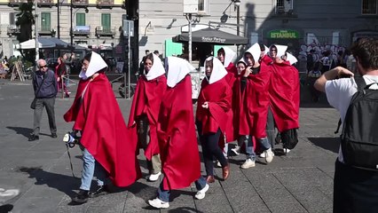 Napoli, flash mob contro i presidenti di Camera e Senato