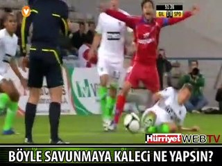 BÖYLE DEFANSA KALECİ NE YAPSIN