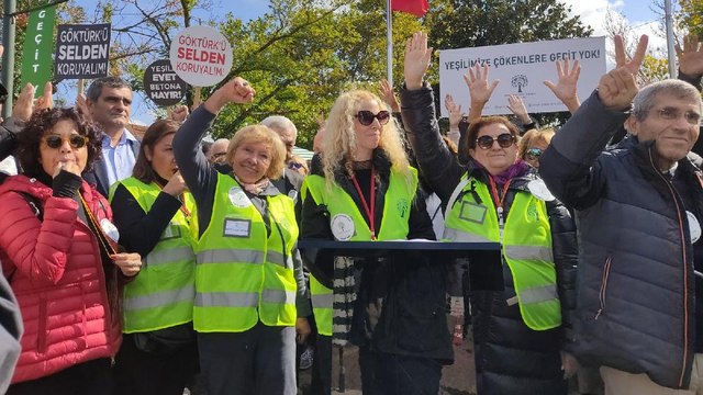 Vatandaştan ‘Kemer Country’ eylemi: Yeşilimize çökenlere geçit vermeyeceğiz