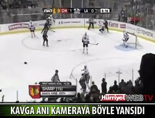 BUZ HOKEYİNDE ÖLÜMÜNE KAVGA