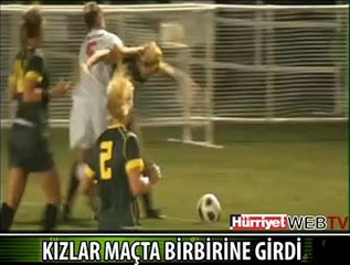 KIZLAR MAÇTA SAÇ-BAŞ BİRBİRİNE GİRDİ