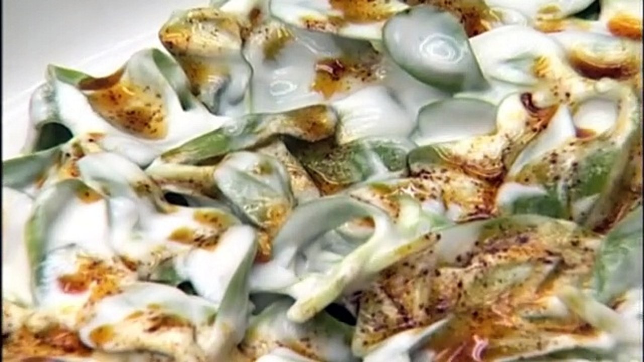 SEMİZOTU SALATASI