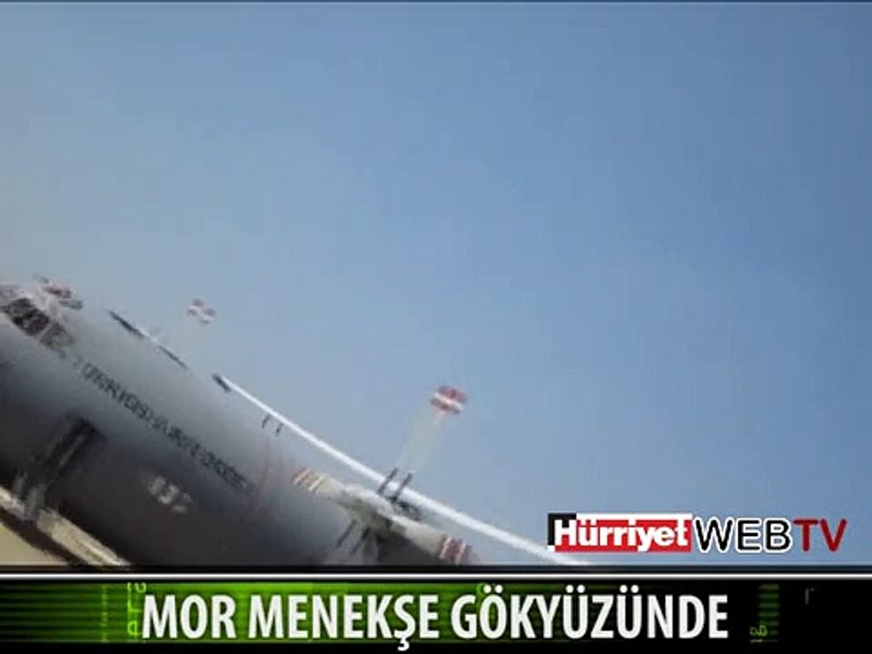 MOR MENEKŞE GÖKYÜZÜNDE