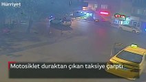 Motosiklet duraktan çıkan taksiye çarptı