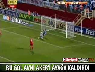 TEOFİLO AVNİ AKER'İ AYAĞA KALDIRDI