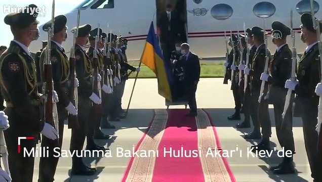 Milli Savunma Bakanı Hulusi Akar'ı Kiev'de duygulandıran not